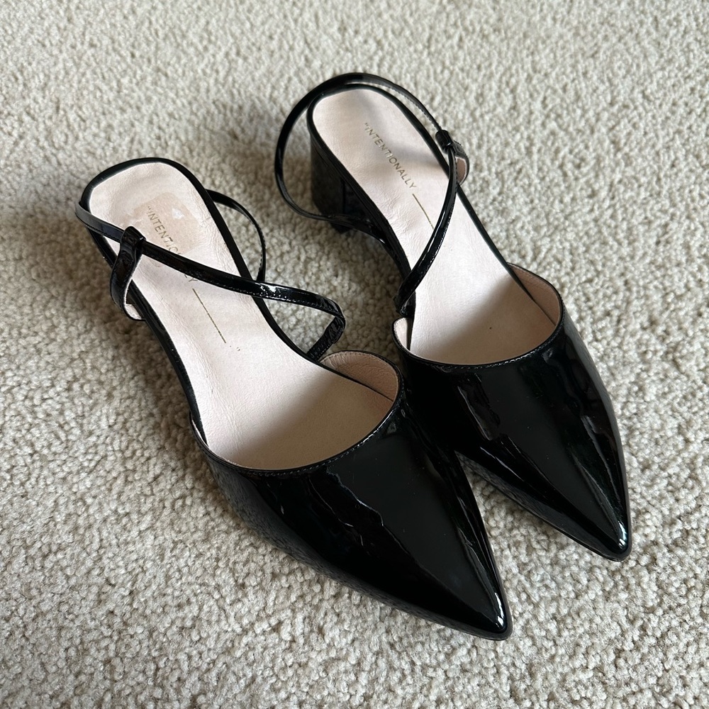 NWOT Intentionally blank Viv Heel